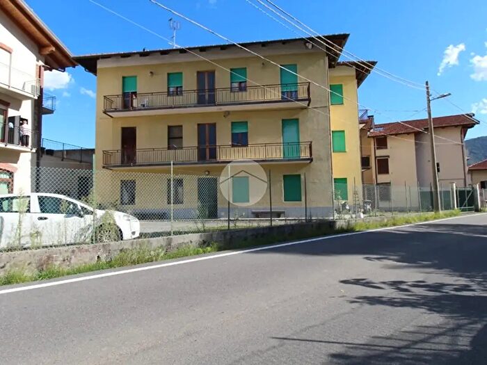 Appartamento trilocale in affitto in Via Loreto, Lanzo Torinese