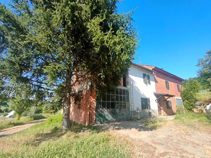 Casa con 10 locali in vendita in Maranzana