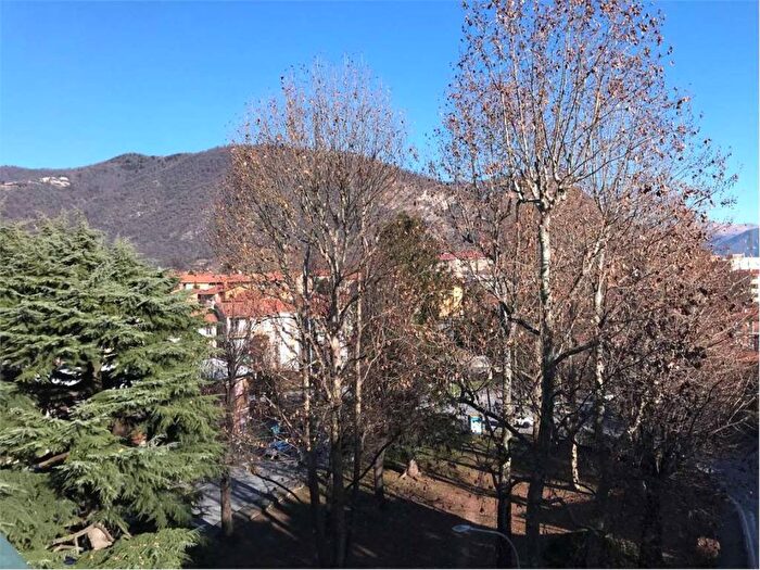 Appartamento trilocale in affitto in Sagnino, Como