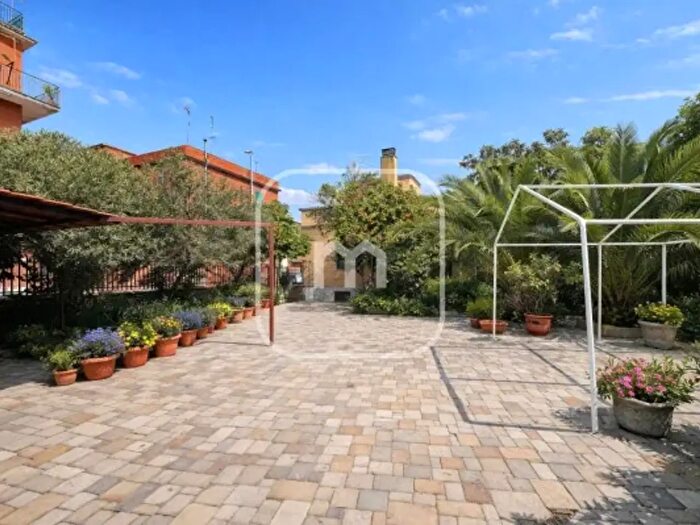 Casa trilocale in vendita in Via Angelo Bianchi, Roma