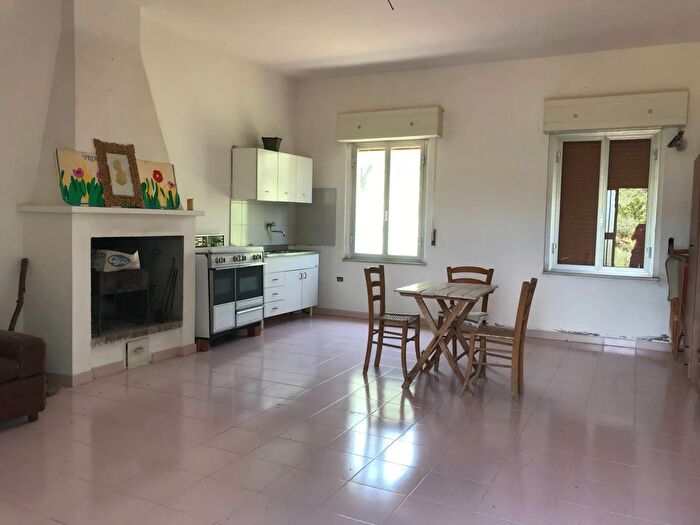 Casa bilocale in vendita in Contrada Cerchi Grossi, Pollutri