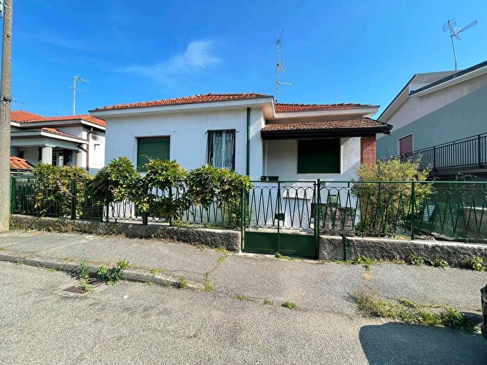 Case in Vendita e in Affitto - 2