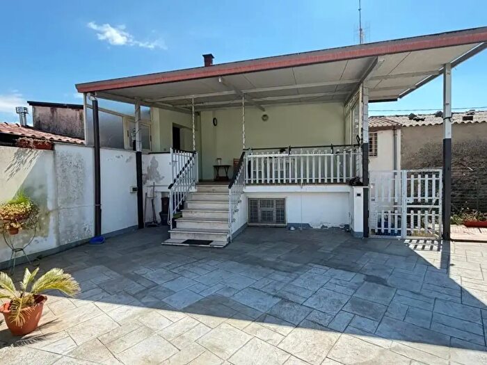 Casa quadrilocale in vendita in Via Monte Giove, Lamezia Terme