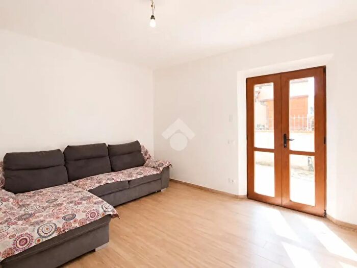 Casa con 5 locali in vendita in Via P Savi Sud, Cascina