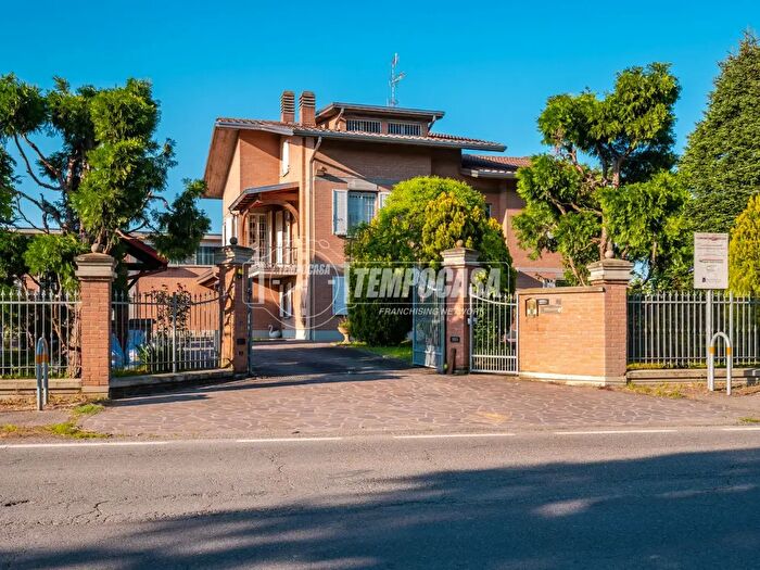 Casa con 7 locali in vendita in Via Fosdondo, Correggio