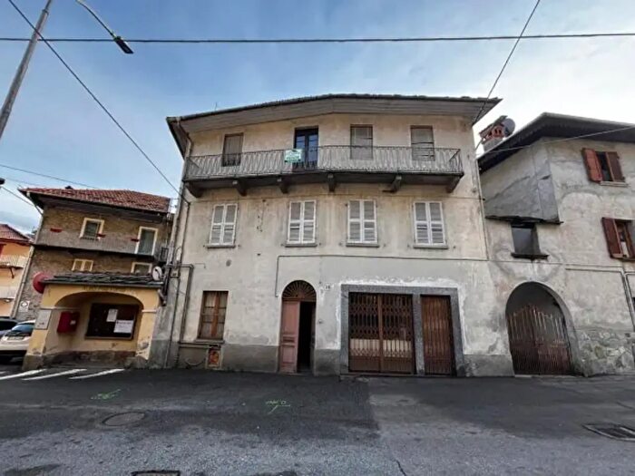 Casa con 6 locali in vendita in Via Principale in Cevola, Varallo