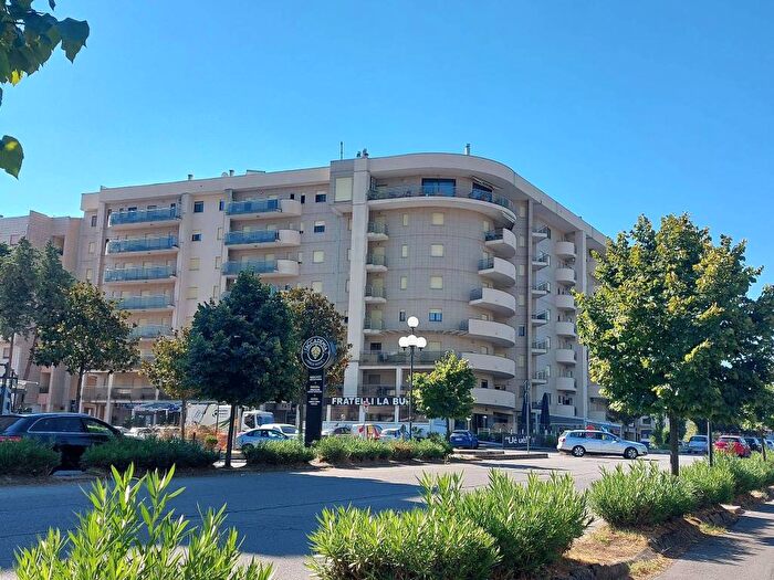 Casa trilocale in affitto in Via Francesco Cilea, Quattromiglia, Rende