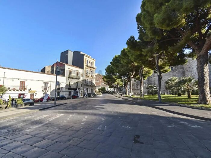 Appartamento bilocale in vendita in Piazza Federico di Svevia, Catania