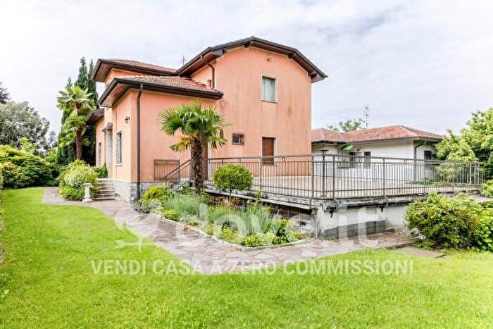 Casa con 6 locali in vendita in Via per Orino, Cocquio Trevisago