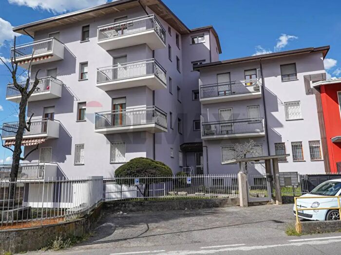 Appartamento bilocale in vendita in Via delle Bajane, Madone