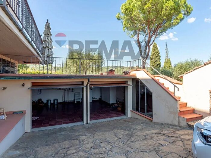 Casa con 14 locali in vendita in San Casciano In Val Di Pesa