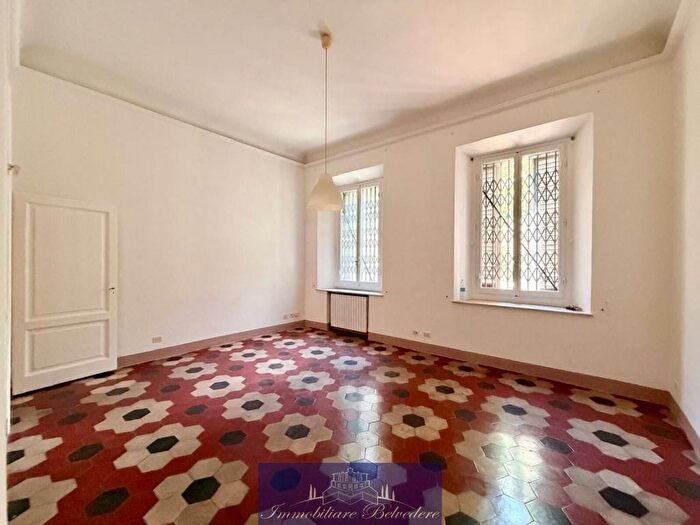 Appartamento trilocale in affitto in Via Garibaldi, Borgo Ognissanti Il Prato, Firenze