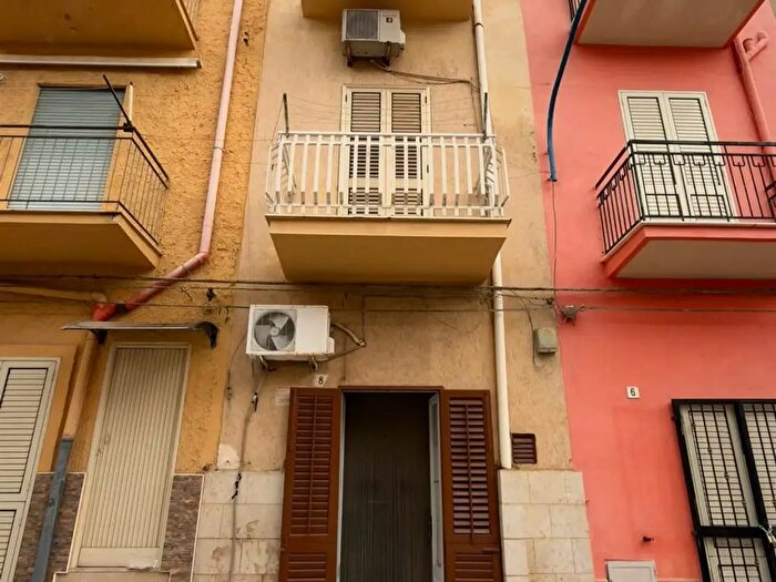 Casa con 8 locali in vendita in Via Telegrafo, Ribera