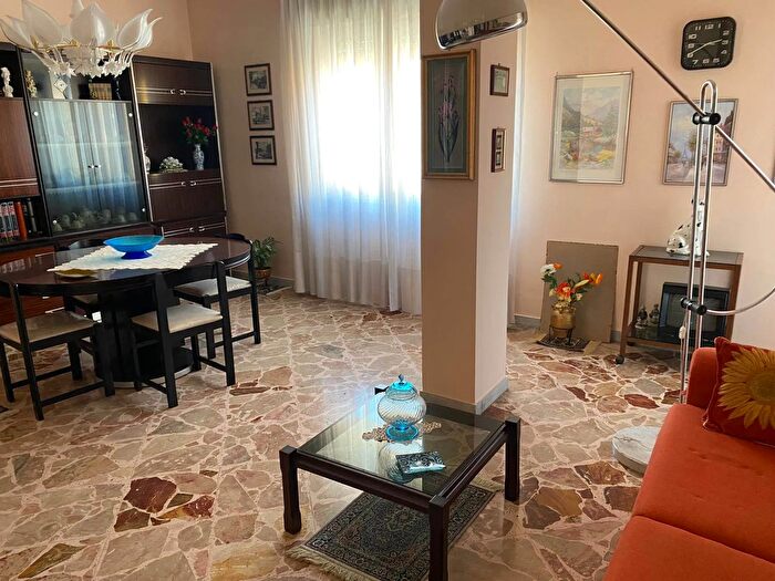 Appartamento trilocale in vendita in Via dei Mille, Caltanissetta