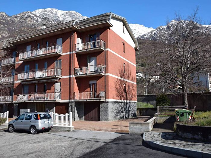 Appartamento trilocale in affitto in Via San Pietro dOllesia, Centro, Bussoleno