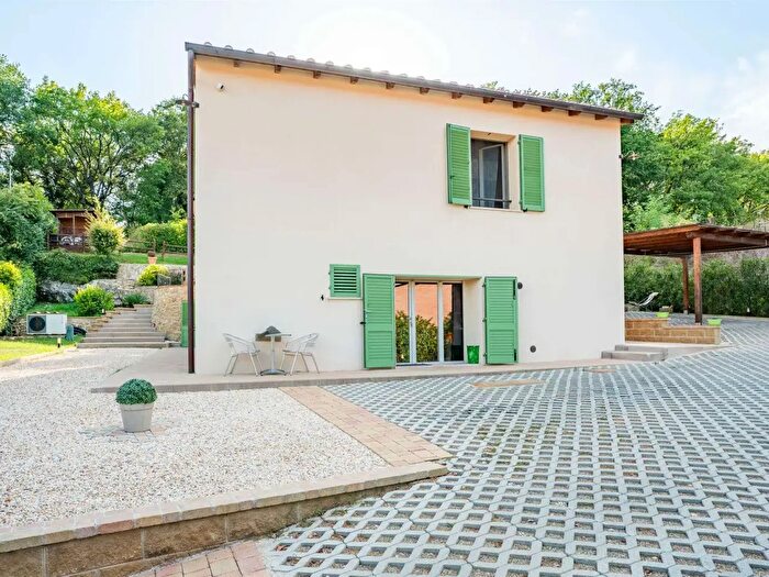 Appartamento trilocale in vendita in Colle Di Val D'Elsa