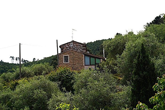 Casa con 10 locali in vendita in di Tiglio, Capannori