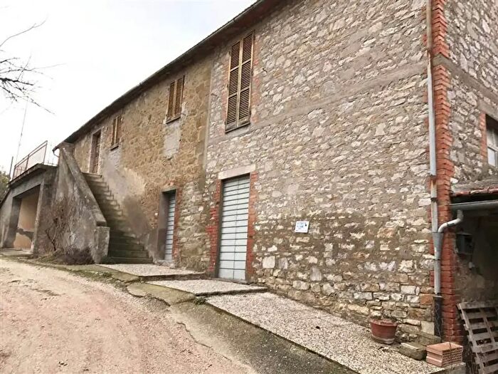 Casa con 5 locali in vendita in Passignano Sul Trasimeno