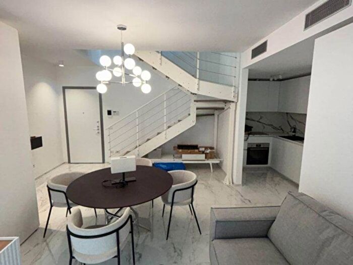 Casa bilocale in affitto in Via Giuseppe Compagnoni, Plebisciti Susa, Milano