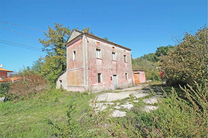Casa quadrilocale in vendita in Atina
