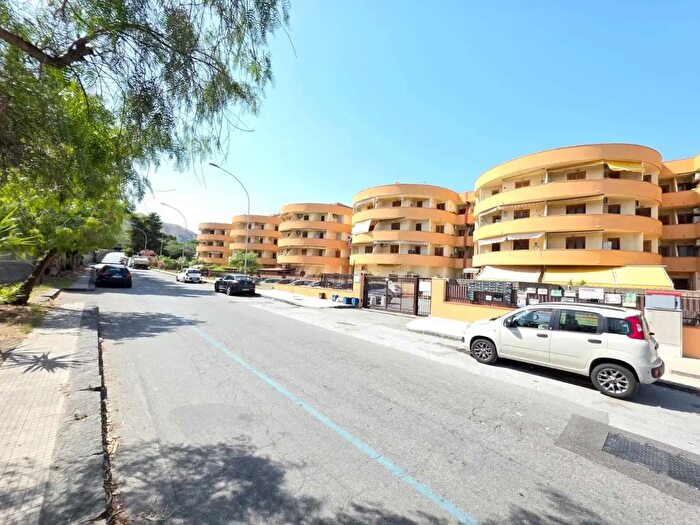 Appartamento bilocale in vendita in Roccalumera