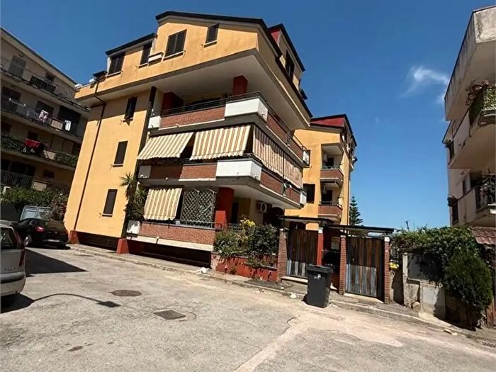 Appartamento trilocale in vendita in Via Michelangelo, Acerra