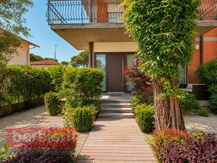 Appartamento trilocale in vendita in Via del Correggio, Cervia