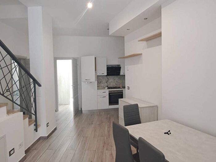 Appartamento bilocale in affitto in Via Giosuè Carducci, Centro, Cantello