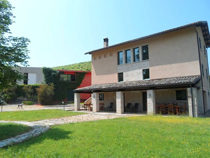 Casa trilocale in vendita in Via Menocchia, Carassai