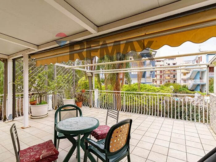 Appartamento bilocale in vendita in Viale Jannuzzo, Giardini Naxos
