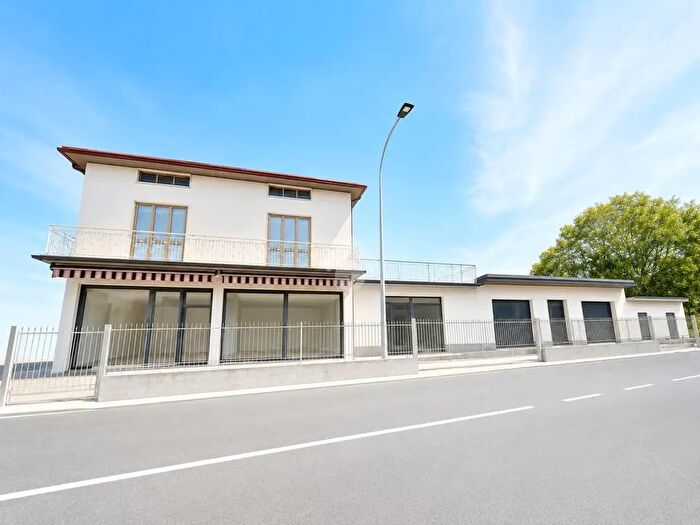 Casa con 6 locali in vendita in Via l da Vinci, Valbrembo
