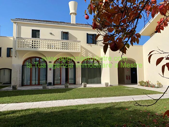 Casa con 8 locali in vendita in Via Terraglio, Mogliano Veneto