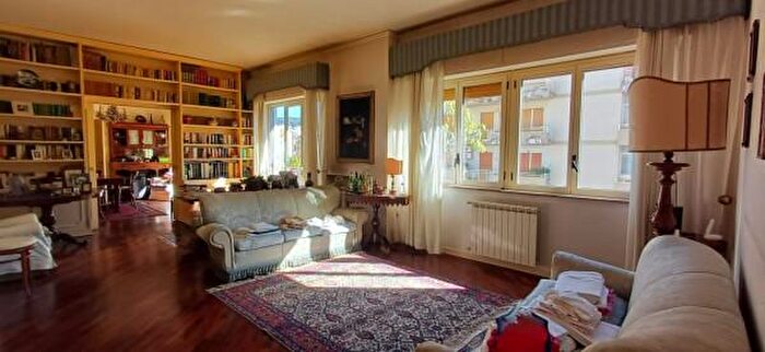 Appartamento con 5 locali in vendita in Via Veneto, Palermo