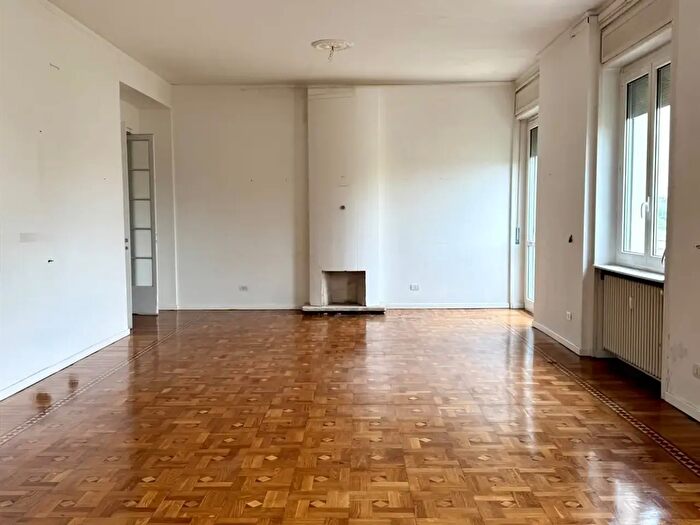 Appartamento quadrilocale in affitto in Corso Sempione, Milano