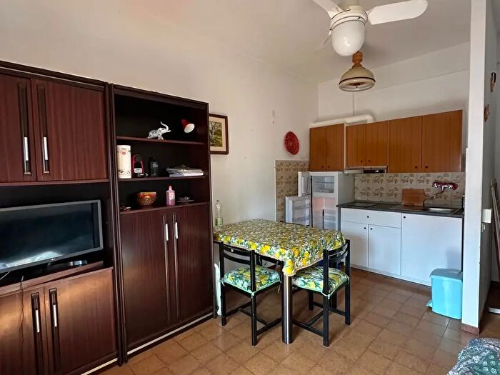 Appartamento trilocale in affitto in Sarzana