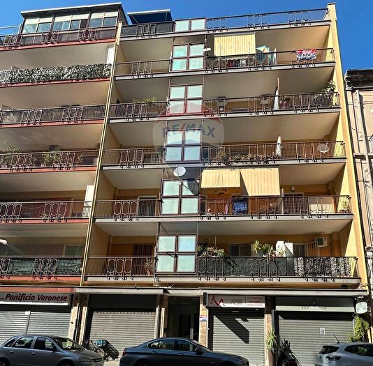 Appartamento quadrilocale in vendita in Via Napoli, Bari