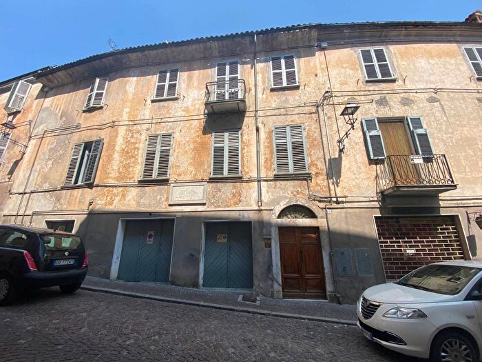 Appartamento trilocale in affitto in Via Giovan Battista Vico, Piazza, Mondovì