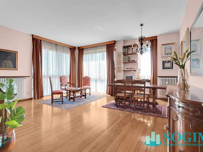 Appartamento quadrilocale in vendita in Via Cesare da Sesto, Sesto San Giovanni