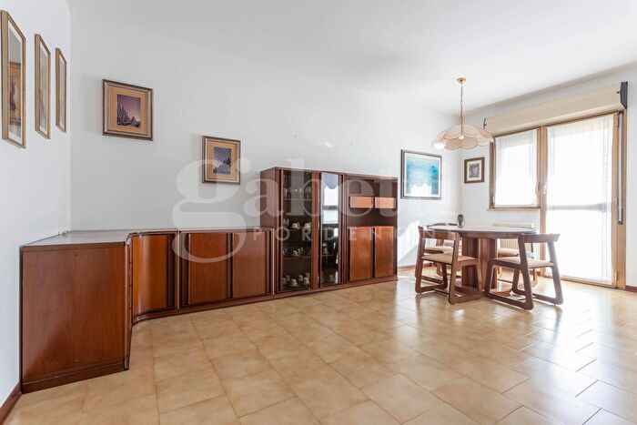 Appartamento quadrilocale in vendita in Via Colvera, Pordenone