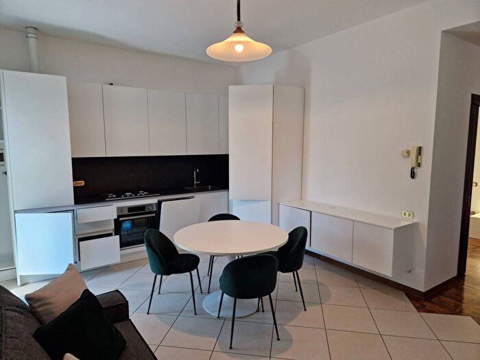 Appartamento bilocale in affitto in Cuasso Al Piano, Cuasso al Monte