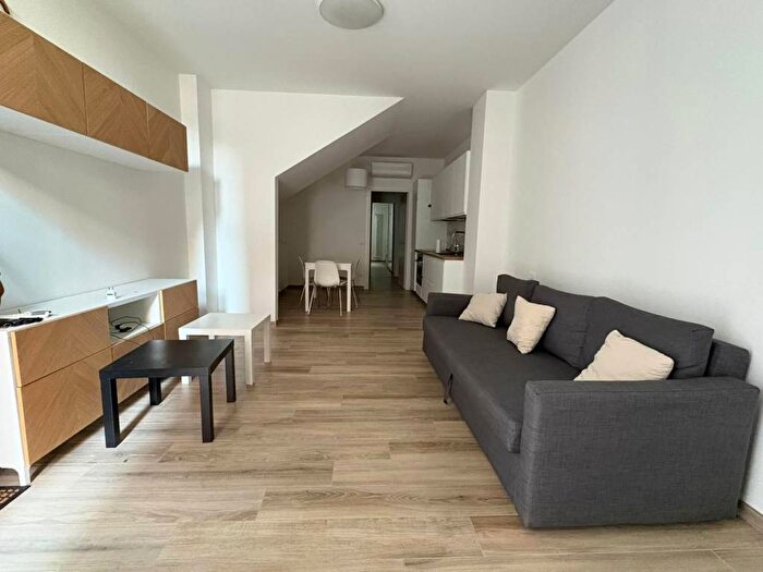 Appartamento trilocale in affitto in Via Jacopo Barozzi Vignola, Bolognina, Bologna