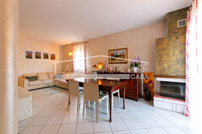 Casa con 7 locali in vendita in Mogliano Veneto