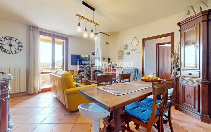 Appartamento quadrilocale in vendita in Via Francesco Petrarca, Pavullo Nel Frignano