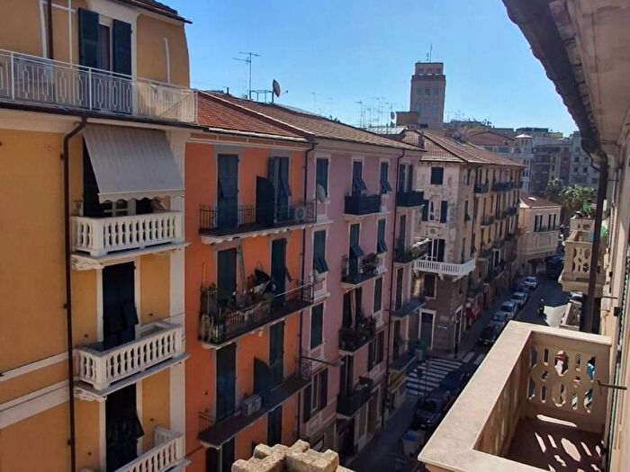 Appartamento quadrilocale in vendita in Via Camillo Benso di Cavour, Villapiana La Rusca Via Mignone, Savona