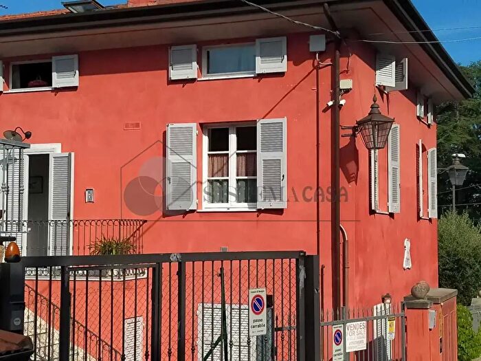 Appartamento quadrilocale in vendita in Via dell'Angelo Snc, Ameglia