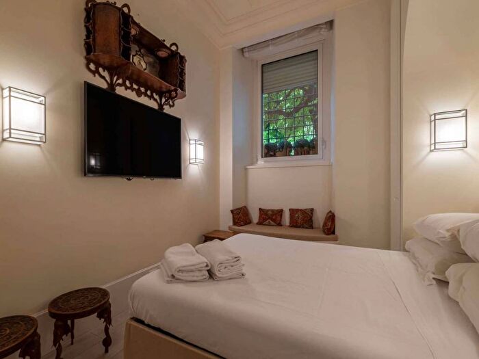 Appartamento bilocale in affitto in Via di Porta Pinciana, Vittorio Veneto, Roma