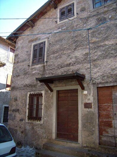 Casa quadrilocale in vendita in Via G Marconi, Vagli Sotto