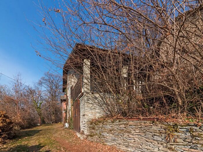 Casa trilocale in vendita in Via Montebracco, Barge