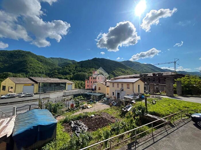 Appartamento quadrilocale in vendita in Via Chiapparino, Cicagna