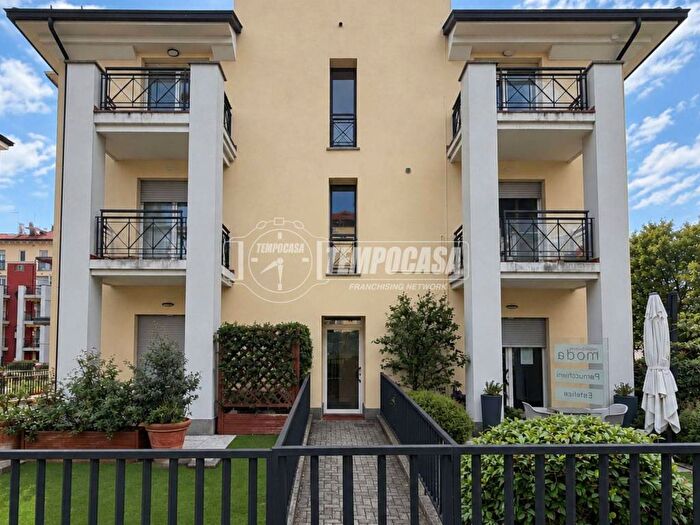 Appartamento bilocale in vendita in Piazzetta Teodolinda, Centro, Missaglia